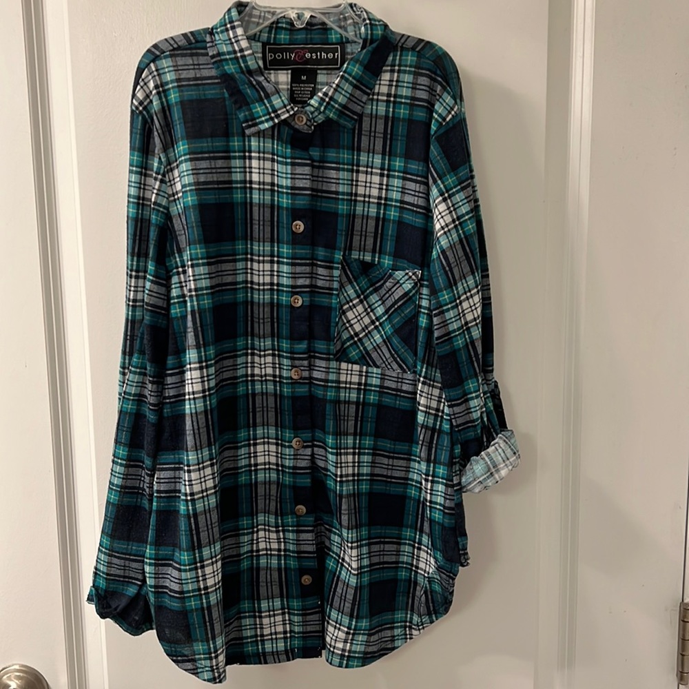 3/$12! Girls Plaid Button down Shirt - Size M